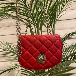 Red nightlife shoulder bag with gold links